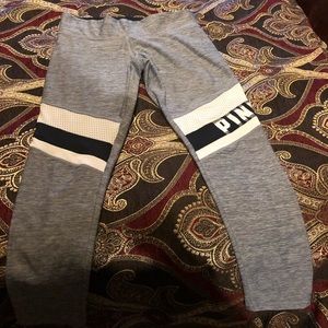 Victoria Secret Pink Ultimate Cropped Leggings